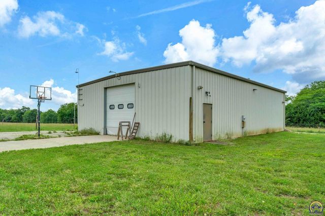 8737 SW 85th St, Auburn, KS 66402