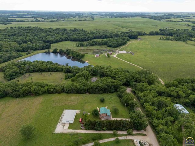 8737 SW 85th St, Auburn, KS 66402