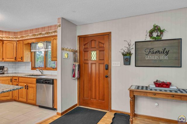 8737 SW 85th St, Auburn, KS 66402