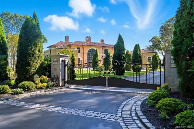 5 Bouton Point Road, Lloyd Harbor, NY 11743