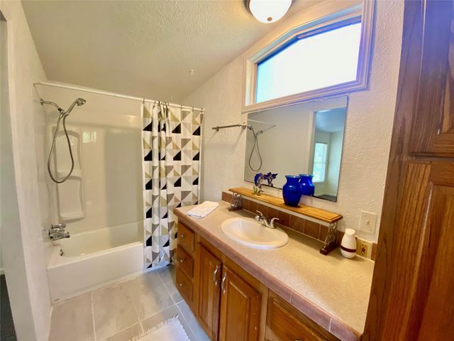 160 Champion Way, Livingston, TX 77351