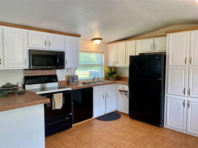 160 Champion Way, Livingston, TX 77351