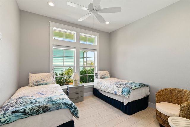276 Reserve Lane, Rockport, TX 78382