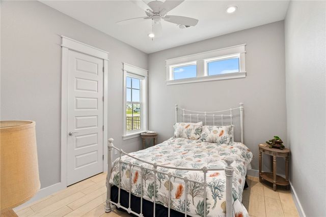 276 Reserve Lane, Rockport, TX 78382