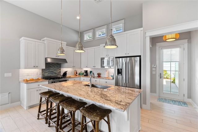 276 Reserve Lane, Rockport, TX 78382