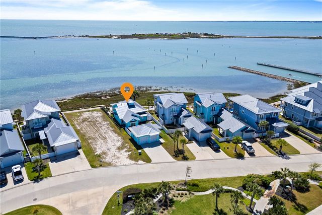 276 Reserve Lane, Rockport, TX 78382