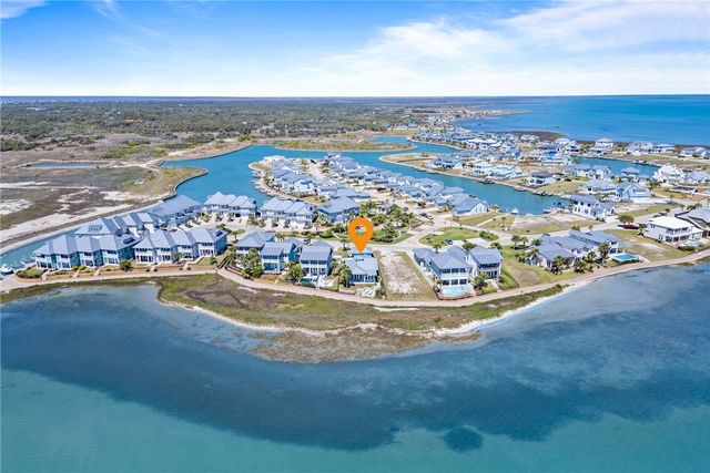 276 Reserve Lane, Rockport, TX 78382
