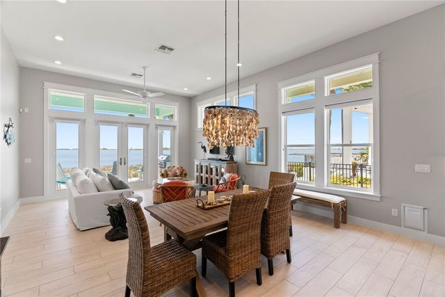 276 Reserve Lane, Rockport, TX 78382