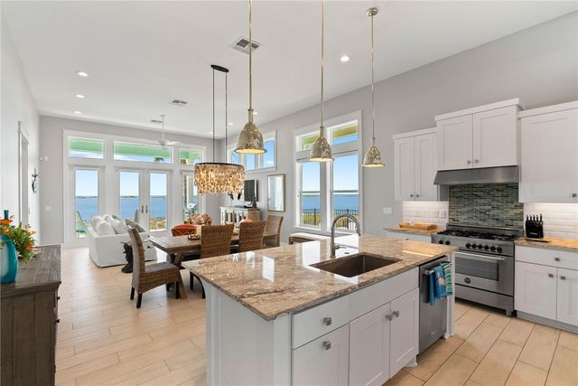 276 Reserve Lane, Rockport, TX 78382