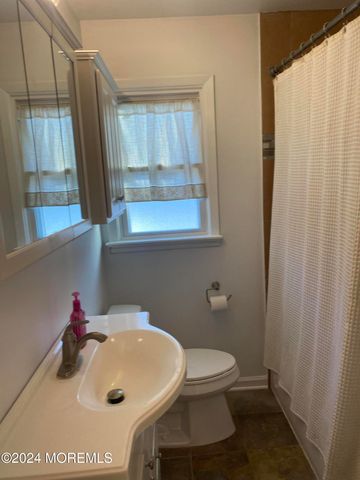 105 Suburban Drive, Toms River, NJ 08753