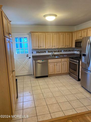 105 Suburban Drive, Toms River, NJ 08753