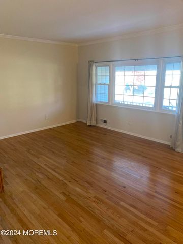 105 Suburban Drive, Toms River, NJ 08753