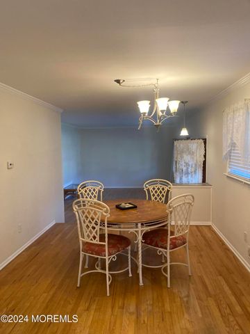 105 Suburban Drive, Toms River, NJ 08753