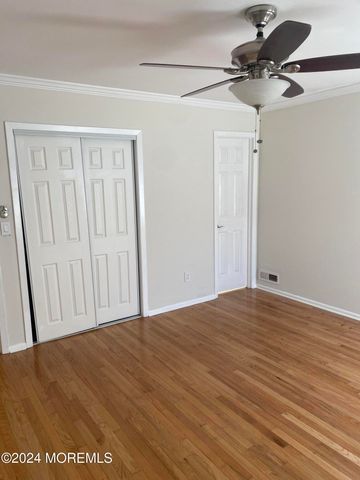 105 Suburban Drive, Toms River, NJ 08753