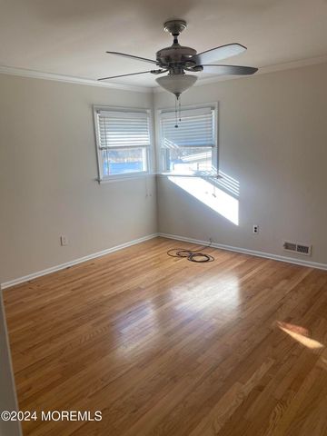 105 Suburban Drive, Toms River, NJ 08753