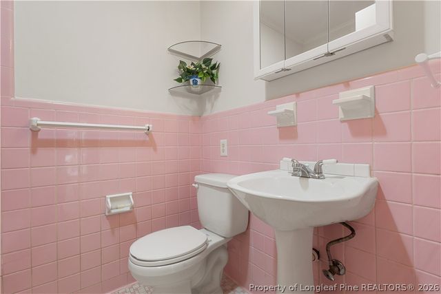 2413 Carbonton Road, Sanford, NC 27330