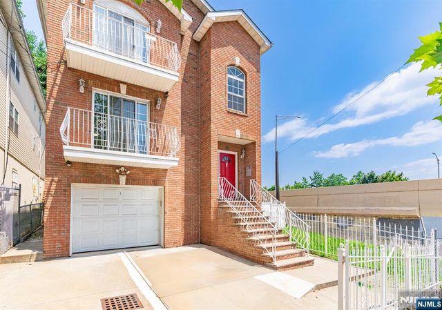 17 Chester Avenue, Newark, NJ 07104