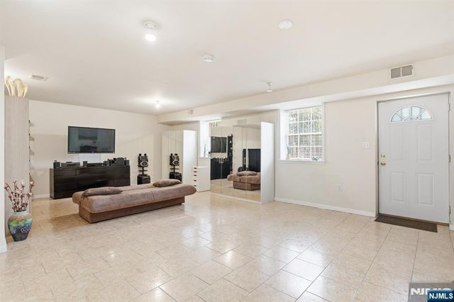 17 Chester Avenue, Newark, NJ 07104