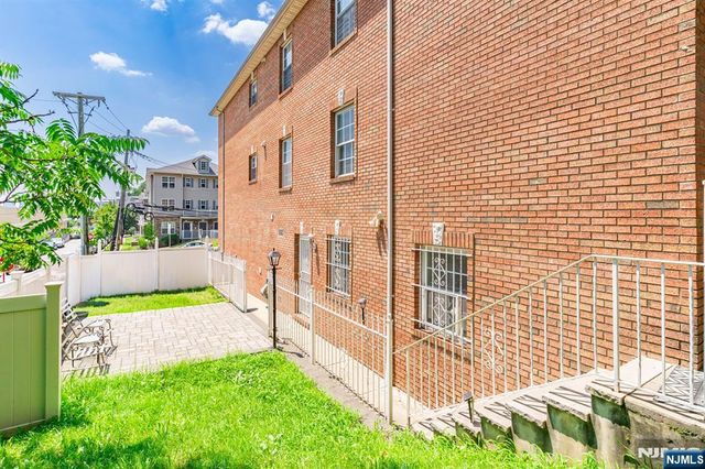 17 Chester Avenue, Newark, NJ 07104