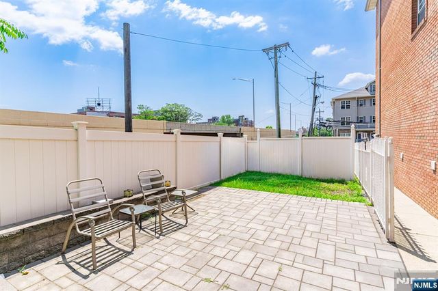 17 Chester Avenue, Newark, NJ 07104