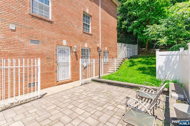 17 Chester Avenue, Newark, NJ 07104