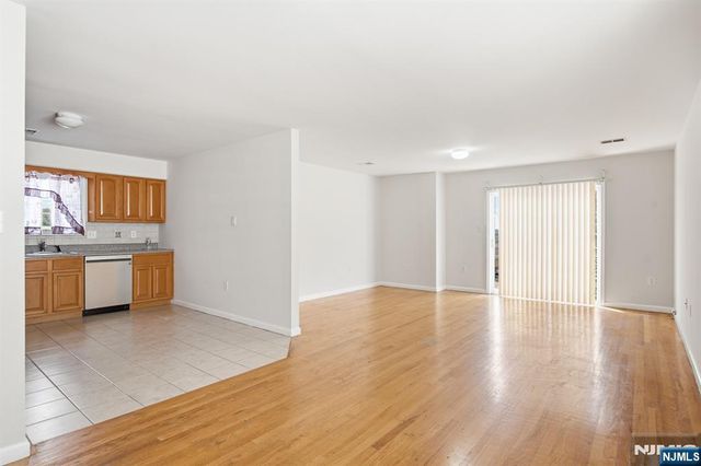 17 Chester Avenue, Newark, NJ 07104