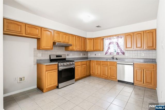 17 Chester Avenue, Newark, NJ 07104