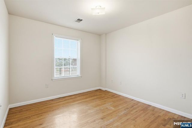 17 Chester Avenue, Newark, NJ 07104