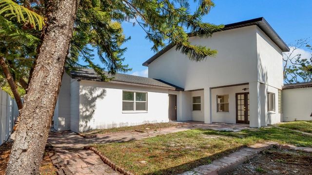 8641 MAY CIRCLE, Tampa, FL 33614