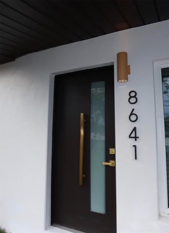 8641 MAY CIRCLE, Tampa, FL 33614