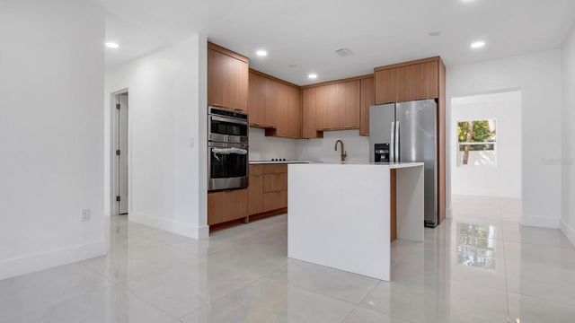 8641 MAY CIRCLE, Tampa, FL 33614