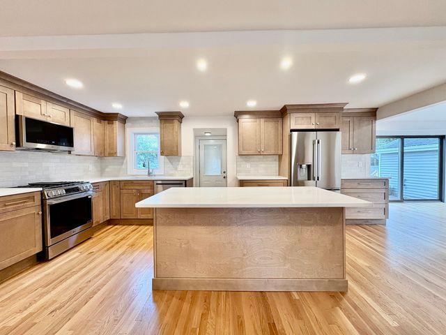 5 Wennerberg Road, Middleton, MA 01949