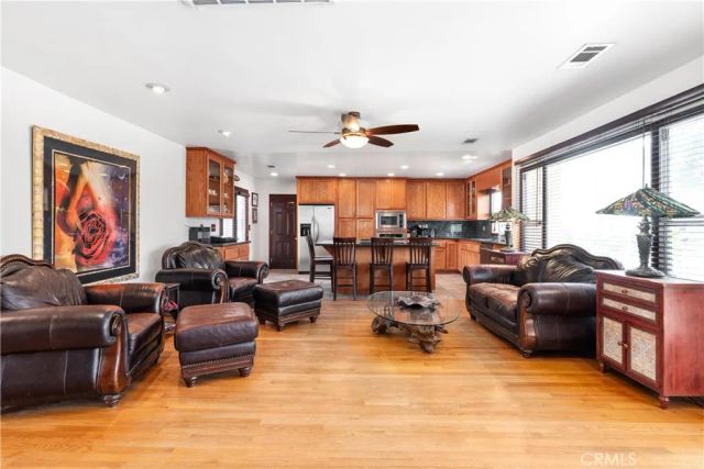 1965 Prince Albert, Riverside, CA 92507