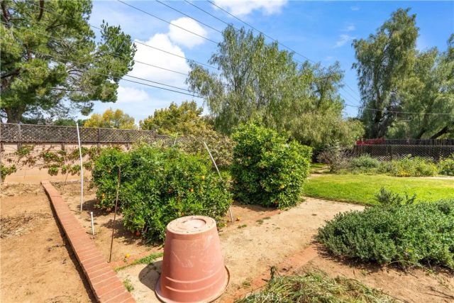 1965 Prince Albert, Riverside, CA 92507