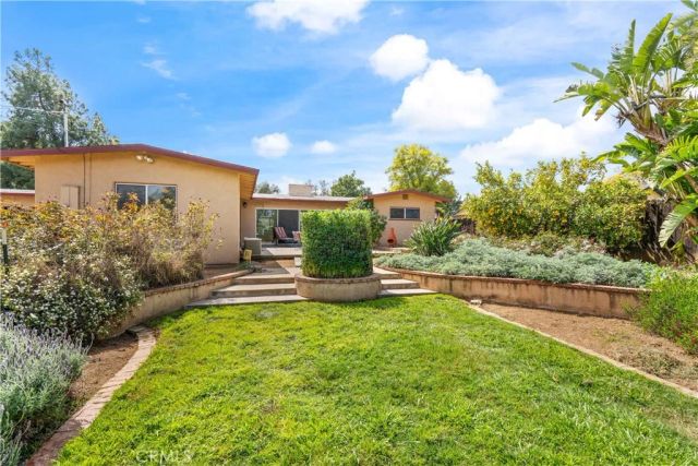1965 Prince Albert, Riverside, CA 92507