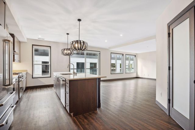 253 Lake Street E 309, Wayzata, MN 55391