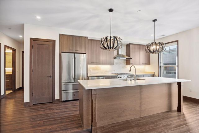 253 Lake Street E 309, Wayzata, MN 55391