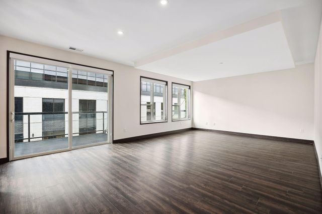 253 Lake Street E 309, Wayzata, MN 55391