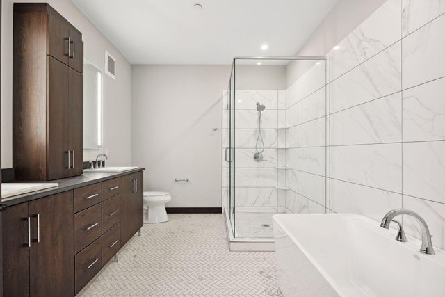 253 Lake Street E 309, Wayzata, MN 55391