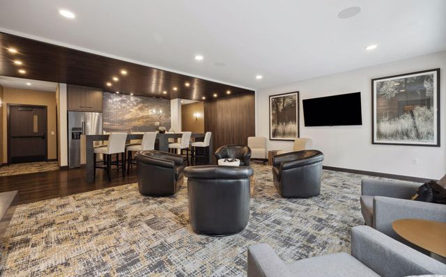 253 Lake Street E 309, Wayzata, MN 55391