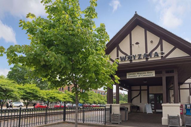 253 Lake Street E 309, Wayzata, MN 55391