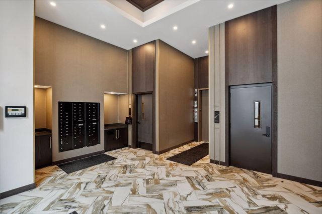 253 Lake Street E 309, Wayzata, MN 55391