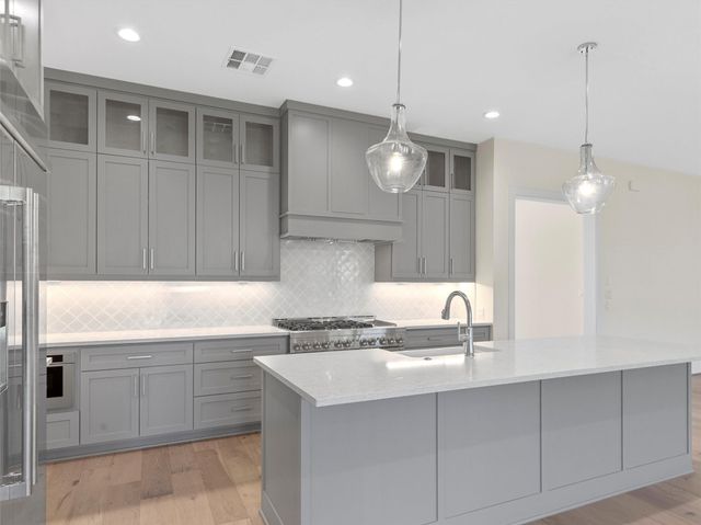 226 Hydrangea Drive, Smithville, TX 78957