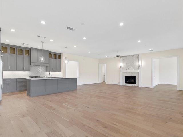 226 Hydrangea Drive, Smithville, TX 78957