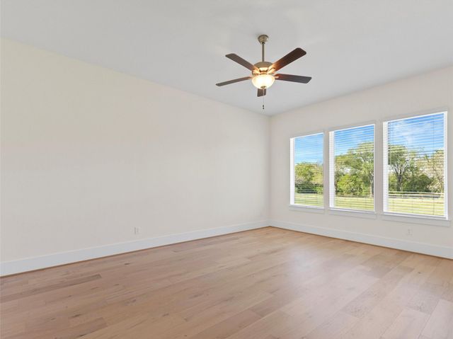 226 Hydrangea Drive, Smithville, TX 78957