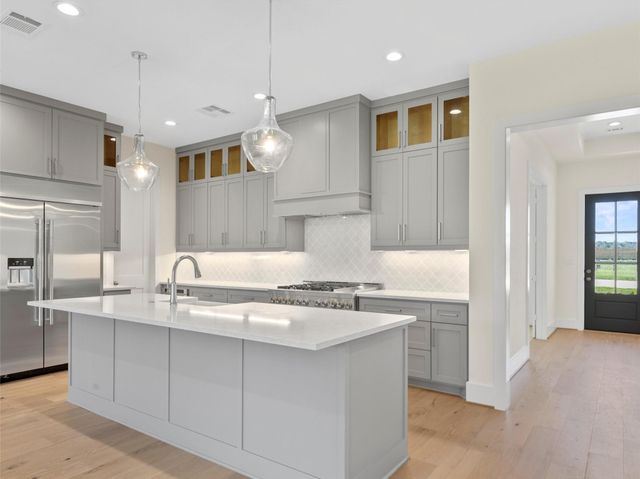 226 Hydrangea Drive, Smithville, TX 78957