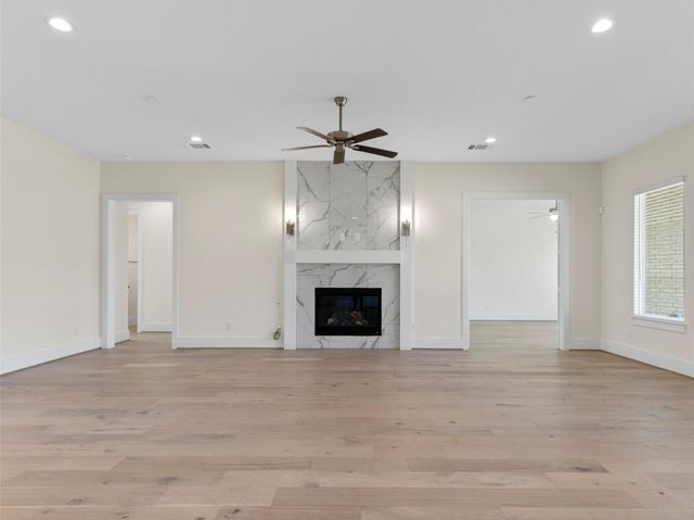 226 Hydrangea Drive, Smithville, TX 78957