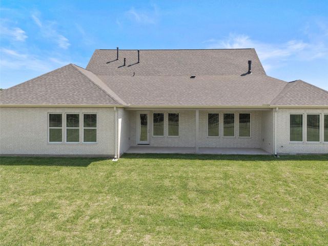 226 Hydrangea Drive, Smithville, TX 78957