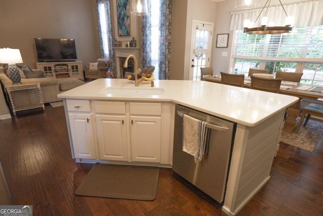 1807 Hidden Springs Walk SE, Smyrna, GA 30082