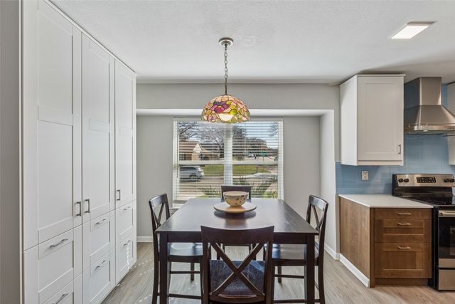 605 Meadow Heath Circle, Dallas, TX 75232